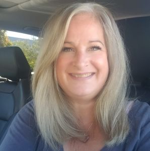 Meet your Posher, Leslie